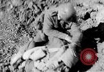 Immagine di Armi a mano United States USA, 1943, secondo 62 filmato di repertorio 65675046392