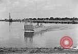 Standbild Test von Higgins Boot mit Traktor Louisiana United States USA, 1941, aus Sekunde 3 historischem Filmmaterial Videoclip 65675046394