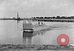 Standbild Test von Higgins Boot mit Traktor Louisiana United States USA, 1941, aus Sekunde 5 historischem Filmmaterial Videoclip 65675046394