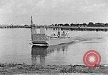 Standbild Test von Higgins Boot mit Traktor Louisiana United States USA, 1941, aus Sekunde 6 historischem Filmmaterial Videoclip 65675046394