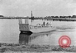 Standbild Test von Higgins Boot mit Traktor Louisiana United States USA, 1941, aus Sekunde 8 historischem Filmmaterial Videoclip 65675046394