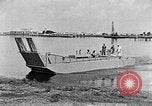 Standbild Test von Higgins Boot mit Traktor Louisiana United States USA, 1941, aus Sekunde 12 historischem Filmmaterial Videoclip 65675046394