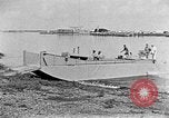 Standbild Test von Higgins Boot mit Traktor Louisiana United States USA, 1941, aus Sekunde 16 historischem Filmmaterial Videoclip 65675046394