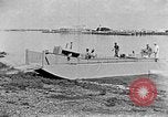 Standbild Test von Higgins Boot mit Traktor Louisiana United States USA, 1941, aus Sekunde 17 historischem Filmmaterial Videoclip 65675046394