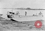 Standbild Test von Higgins Boot mit Traktor Louisiana United States USA, 1941, aus Sekunde 19 historischem Filmmaterial Videoclip 65675046394