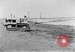 Standbild Test von Higgins Boot mit Traktor Louisiana United States USA, 1941, aus Sekunde 30 historischem Filmmaterial Videoclip 65675046394