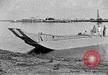Standbild Test von Higgins Boot mit Traktor Louisiana United States USA, 1941, aus Sekunde 35 historischem Filmmaterial Videoclip 65675046394