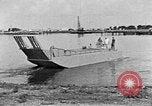 Standbild Test von Higgins Boot mit Traktor Louisiana United States USA, 1941, aus Sekunde 38 historischem Filmmaterial Videoclip 65675046394