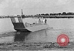 Standbild Test von Higgins Boot mit Traktor Louisiana United States USA, 1941, aus Sekunde 40 historischem Filmmaterial Videoclip 65675046394