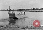 Standbild Test von Higgins Boot mit Traktor Louisiana United States USA, 1941, aus Sekunde 41 historischem Filmmaterial Videoclip 65675046394