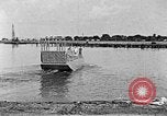 Standbild Test von Higgins Boot mit Traktor Louisiana United States USA, 1941, aus Sekunde 43 historischem Filmmaterial Videoclip 65675046394