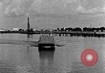 Standbild Test von Higgins Boot mit Traktor Louisiana United States USA, 1941, aus Sekunde 56 historischem Filmmaterial Videoclip 65675046394