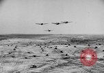 Immagine di Signal Corps United States USA, 1943, secondo 13 filmato di repertorio 65675046399