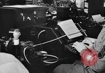Immagine di Signal Corps United States USA, 1943, secondo 47 filmato di repertorio 65675046399