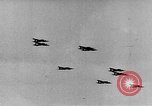 Standbild Innenraum des Heinkel He 111 Cockpits Europa, 1940, aus Sekunde 3 historischem Filmmaterial Videoclip 65675046413
