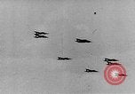 Standbild Innenraum des Heinkel He 111 Cockpits Europa, 1940, aus Sekunde 4 historischem Filmmaterial Videoclip 65675046413