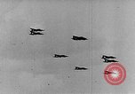 Standbild Innenraum des Heinkel He 111 Cockpits Europa, 1940, aus Sekunde 5 historischem Filmmaterial Videoclip 65675046413