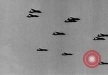 Standbild Innenraum des Heinkel He 111 Cockpits Europa, 1940, aus Sekunde 30 historischem Filmmaterial Videoclip 65675046413