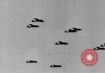 Standbild Innenraum des Heinkel He 111 Cockpits Europa, 1940, aus Sekunde 32 historischem Filmmaterial Videoclip 65675046413