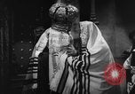 Image Joseph Suss Oppenheimer Allemagne, 1940, de la seconde 18 séquences d'archives historiques vidéo 65675046433