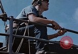 Standbild US-Angriff Transportschiff Pacific Theater, 1945, aus Sekunde 36 historischem Filmmaterial Videoclip 65675046454