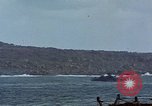 Standbild Bombardierung Iwo Jima, 1945, aus Sekunde 17 historischem Filmmaterial Videoclip 65675046455