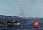 Standbild Bombardierung Iwo Jima, 1945, aus Sekunde 11 historischem Filmmaterial Videoclip 65675046456