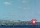 Standbild Bombardierung Iwo Jima, 1945, aus Sekunde 20 historischem Filmmaterial Videoclip 65675046457