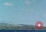 Standbild Bombardierung Iwo Jima, 1945, aus Sekunde 24 historischem Filmmaterial Videoclip 65675046457