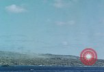 Standbild Bombardierung Iwo Jima, 1945, aus Sekunde 26 historischem Filmmaterial Videoclip 65675046457