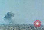 Standbild Bombardierung Iwo Jima, 1945, aus Sekunde 32 historischem Filmmaterial Videoclip 65675046457