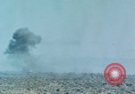 Standbild Bombardierung Iwo Jima, 1945, aus Sekunde 39 historischem Filmmaterial Videoclip 65675046457