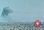 Standbild Bombardierung Iwo Jima, 1945, aus Sekunde 44 historischem Filmmaterial Videoclip 65675046457