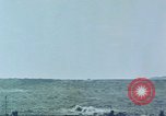 Standbild Bombardierung Iwo Jima, 1945, aus Sekunde 51 historischem Filmmaterial Videoclip 65675046457