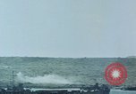 Standbild Bombardierung Iwo Jima, 1945, aus Sekunde 61 historischem Filmmaterial Videoclip 65675046457