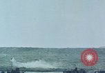 Standbild Bombardierung Iwo Jima, 1945, aus Sekunde 62 historischem Filmmaterial Videoclip 65675046457