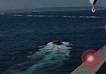 Standbild Bombardierung auf der Insel Iwo Jima, 1945, aus Sekunde 6 historischem Filmmaterial Videoclip 65675046459