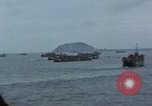 Standbild Bombardierung auf der Insel Iwo Jima, 1945, aus Sekunde 16 historischem Filmmaterial Videoclip 65675046459