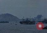 Standbild Bombardierung auf der Insel Iwo Jima, 1945, aus Sekunde 27 historischem Filmmaterial Videoclip 65675046459