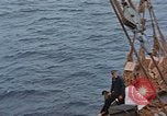 Standbild Bombardierung auf der Insel Iwo Jima, 1945, aus Sekunde 46 historischem Filmmaterial Videoclip 65675046459