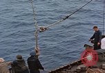 Standbild Bombardierung auf der Insel Iwo Jima, 1945, aus Sekunde 56 historischem Filmmaterial Videoclip 65675046459