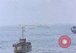 Standbild Bombardierung auf der Insel Iwo Jima, 1945, aus Sekunde 9 historischem Filmmaterial Videoclip 65675046460