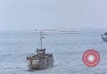 Standbild Bombardierung auf der Insel Iwo Jima, 1945, aus Sekunde 15 historischem Filmmaterial Videoclip 65675046460