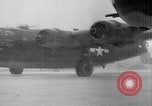 Image 5e Groupe bombe B-24s'opérer à partir de Munda aérodrome de point New Georgia Island Solomon Islands USA, 1943, de la seconde 23 séquences d'archives historiques vidéo 65675046493