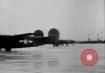 Image 5e Groupe bombe B-24s'opérer à partir de Munda aérodrome de point New Georgia Island Solomon Islands USA, 1943, de la seconde 36 séquences d'archives historiques vidéo 65675046493