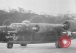 Image 5e Groupe bombe B-24s'opérer à partir de Munda aérodrome de point New Georgia Island Solomon Islands USA, 1943, de la seconde 40 séquences d'archives historiques vidéo 65675046493