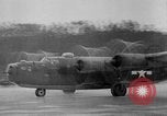 Image 5e Groupe bombe B-24s'opérer à partir de Munda aérodrome de point New Georgia Island Solomon Islands USA, 1943, de la seconde 50 séquences d'archives historiques vidéo 65675046493