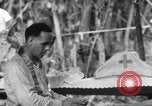 Immagine di La confessione e la massa Isola di Bougainville Papua Nuova Guinea, 1944, secondo 5 filmato di repertorio 65675046499