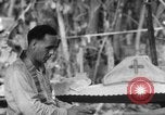 Immagine di La confessione e la massa Isola di Bougainville Papua Nuova Guinea, 1944, secondo 6 filmato di repertorio 65675046499