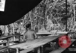 Immagine di La confessione e la massa Isola di Bougainville Papua Nuova Guinea, 1944, secondo 21 filmato di repertorio 65675046499